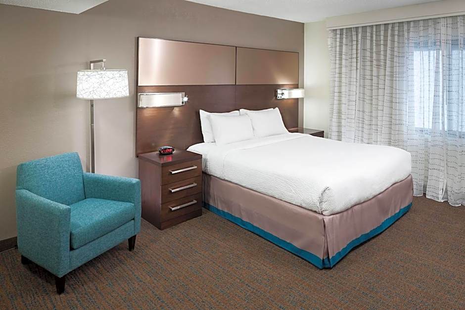 Residence Inn by Marriott Kansas City Country Club Plaza