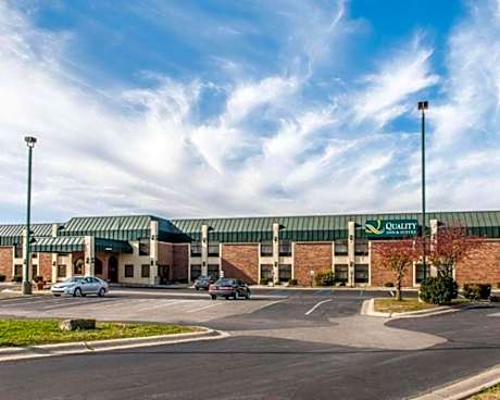 Quality Inn & Suites Shelbyville I-74
