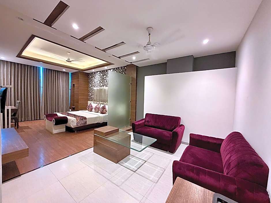 Hotel Narulas Aurrum