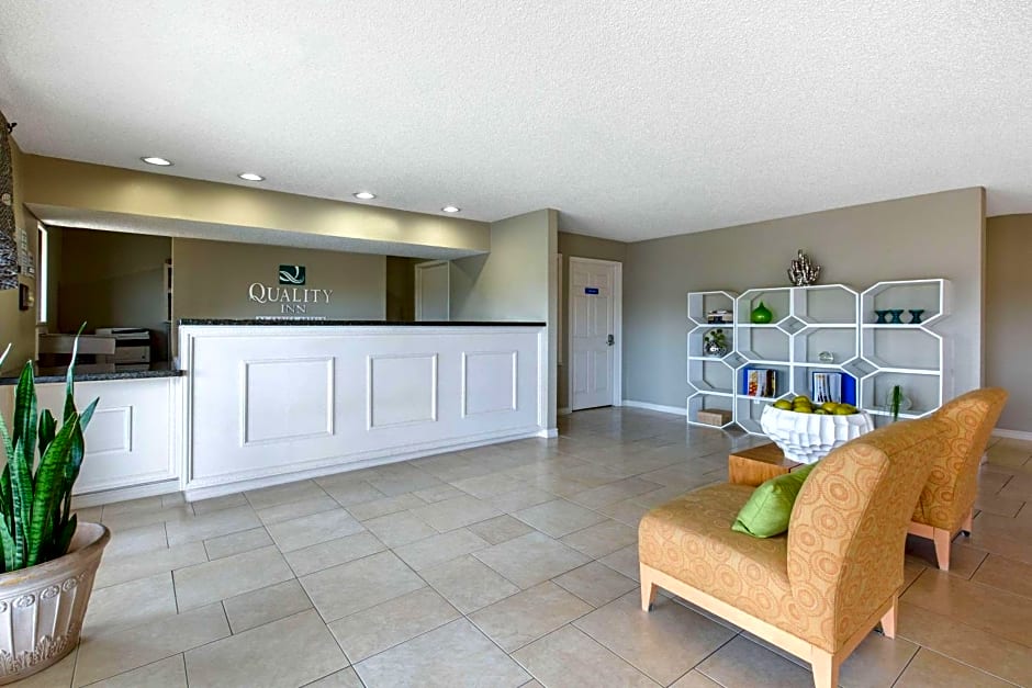 Quality Inn Clute Freeport