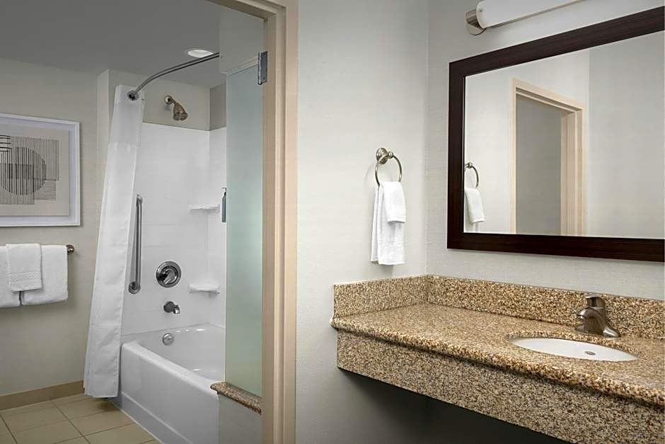 Courtyard by Marriott Salisbury
