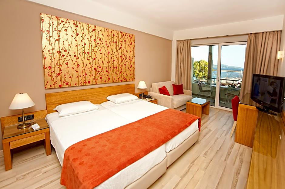 Photo 1 of 1 of Superior Guestroom, Sea View