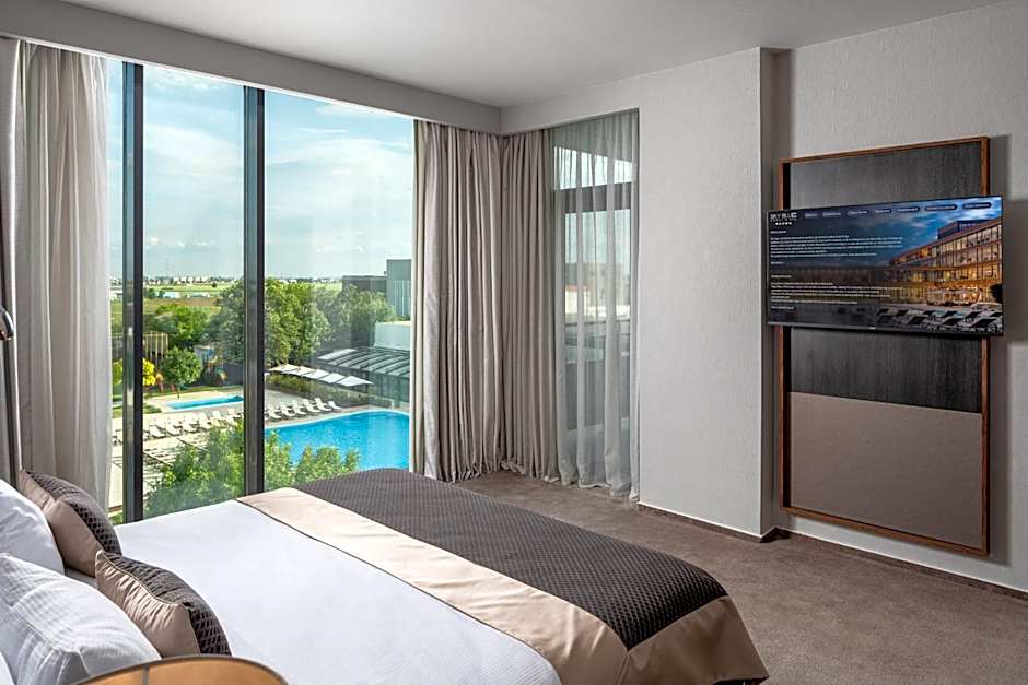 Sky Blue Hotel & Spa