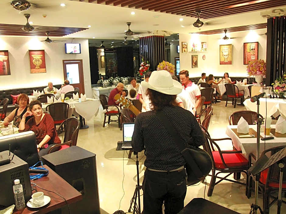 Hemingways Silk Hotel