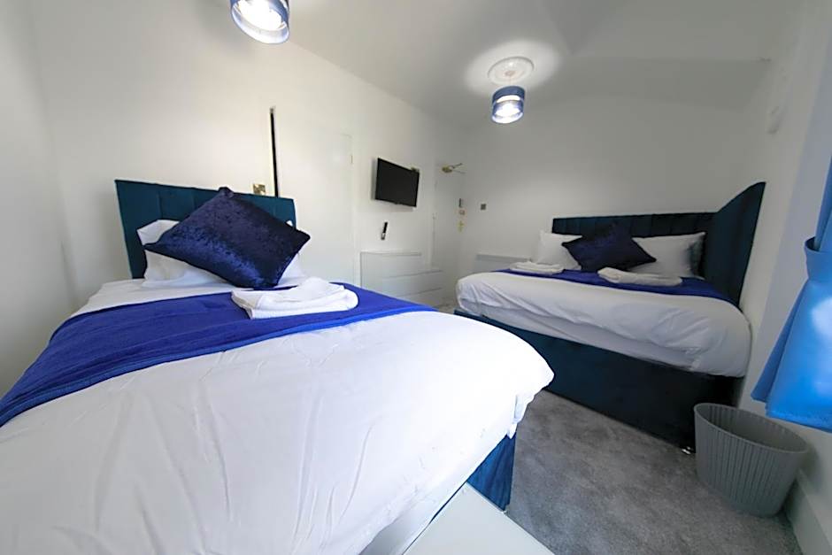 The New Apollo Hotel