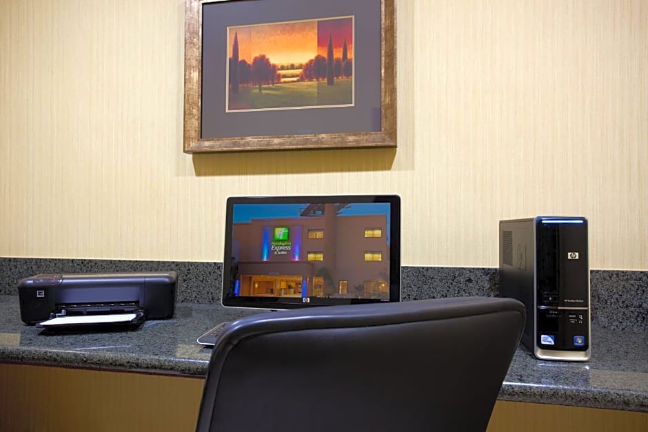 Holiday Inn Express Hotel & Suites Woodland Hills By IHG