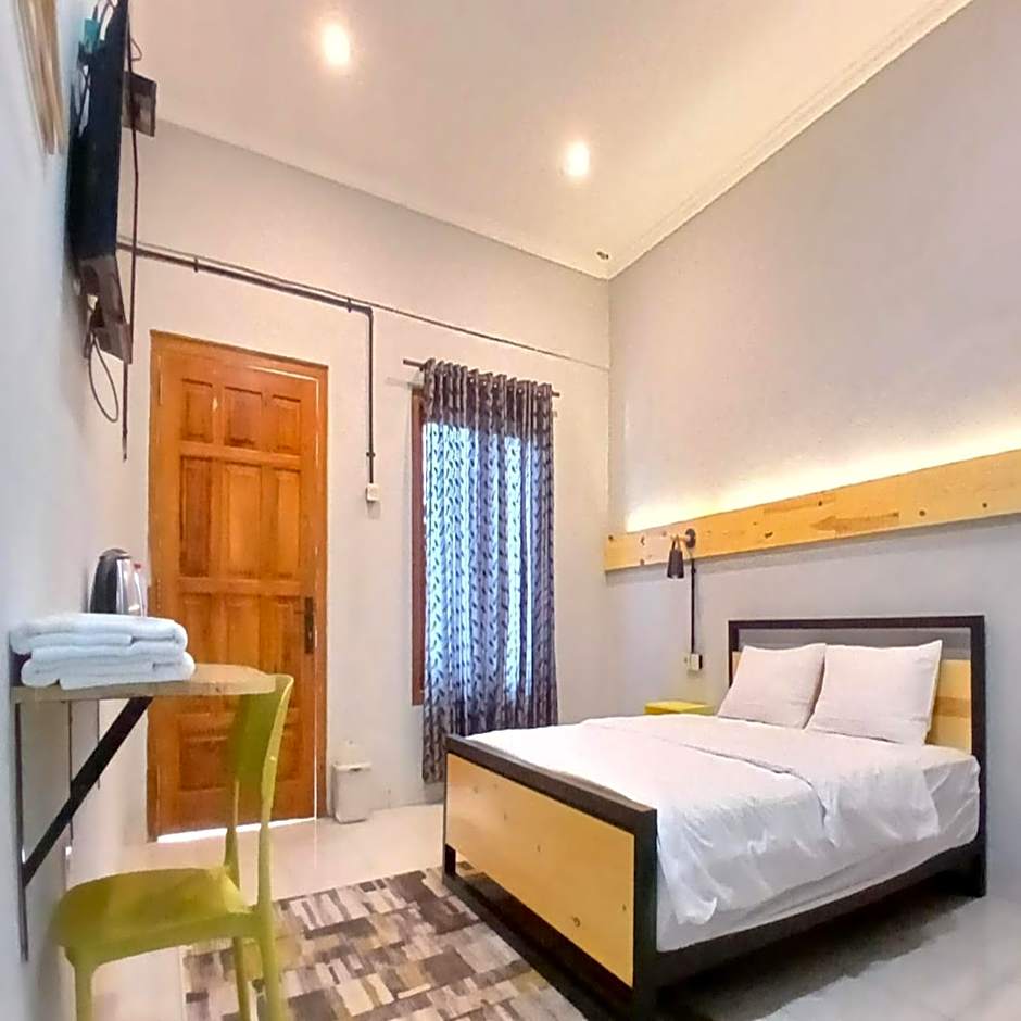 Kenewae Living Near Alun-alun Wonosari Mitra RedDoorz