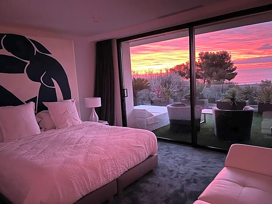 Photo 1 of 11 of 1 King Bed Suite