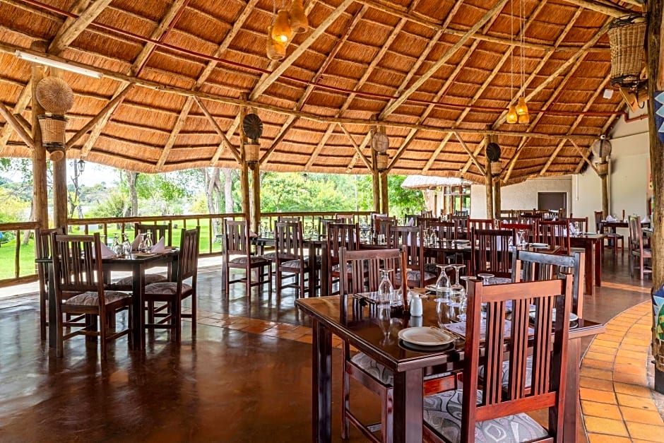 Azambezi River Lodge