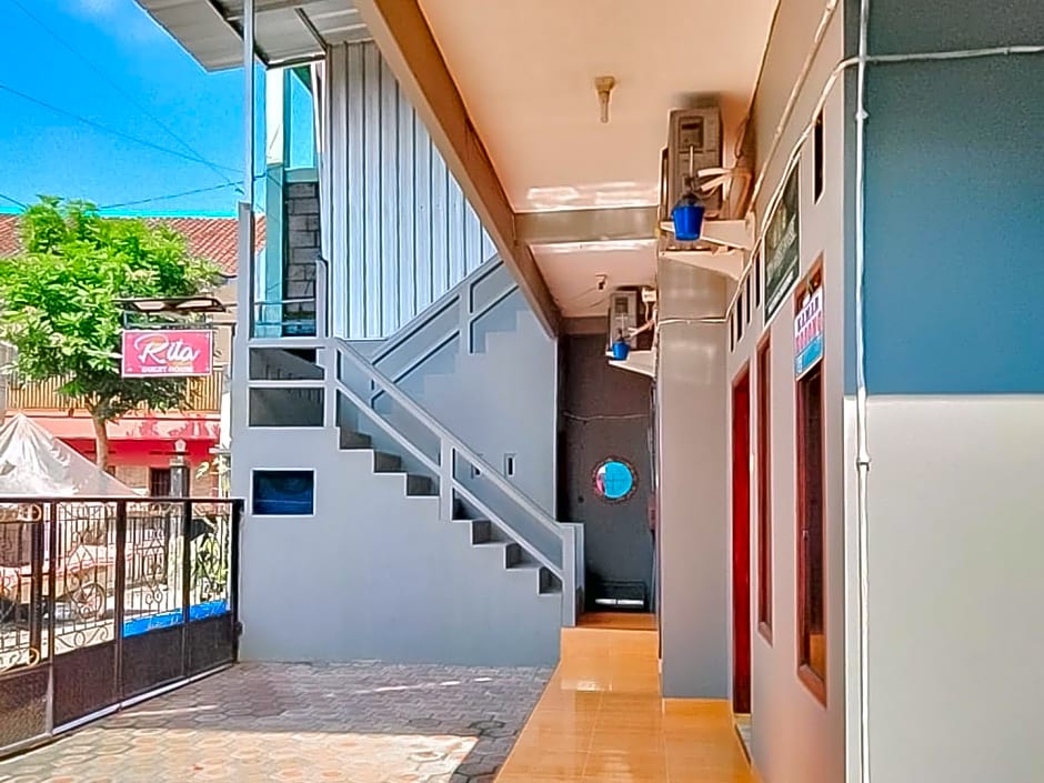 RedDoorz @ Rita Guesthouse Pangandaran