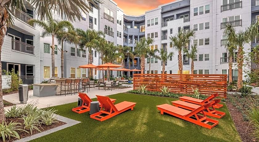 SuitesRUs Apart Hotel near Dodgers Stadium