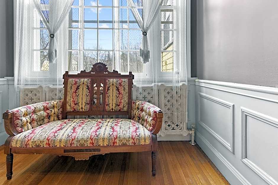 Salyards Mansion - Boutique Collection by Heirloom – Duluth, MN