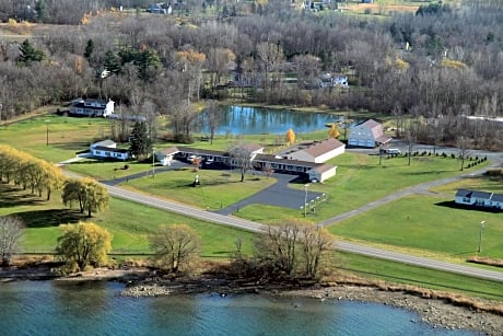 Lakeview Motel & Apartments