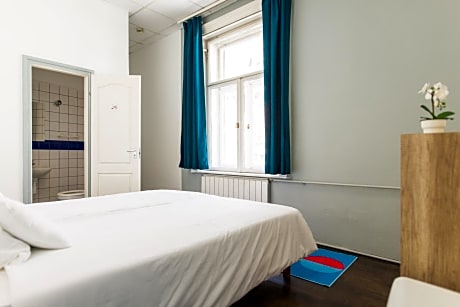 Deluxe Double Room With Private Bathroom