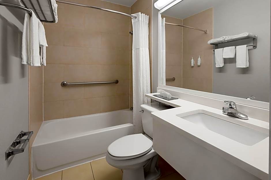 Microtel Inn By Wyndham Albany Airport