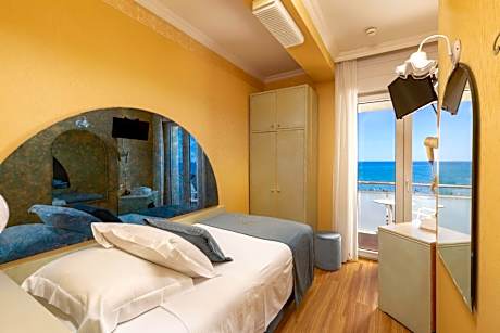 Family Room with Sea View