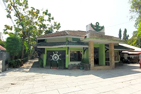 The Soemarsono Hotel by ZUZU