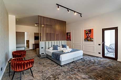 King Room with Spa Bath