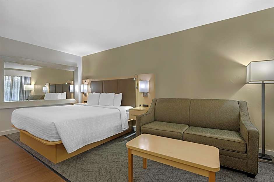 Best Western Plus South Coast Inn