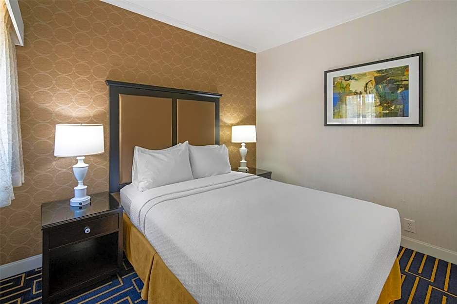 Best Western Plus Palm Court Hotel