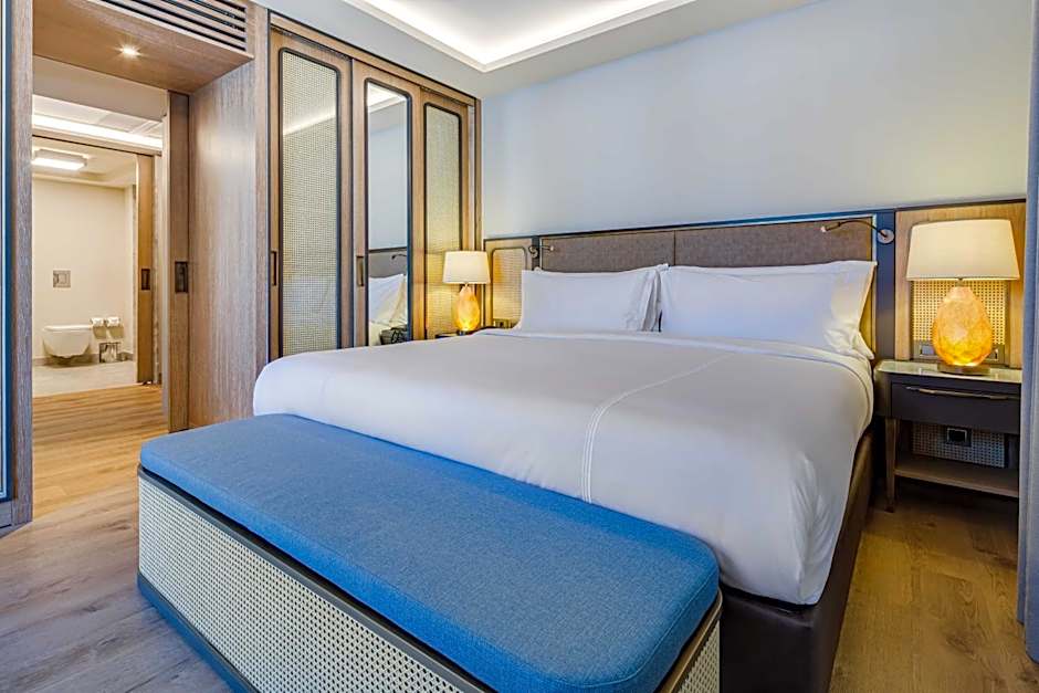 Photo 1 of 5 of Suite, Sea View
