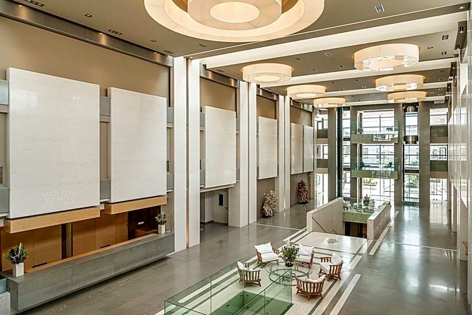 Avra Imperial Hotel