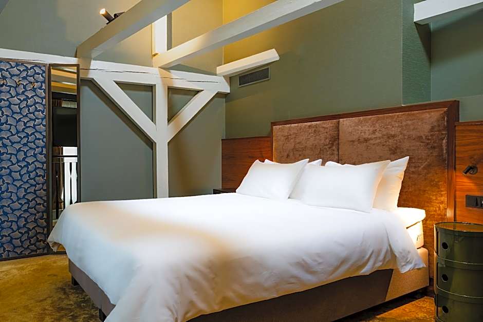 Photo 1 of 15 of Loft