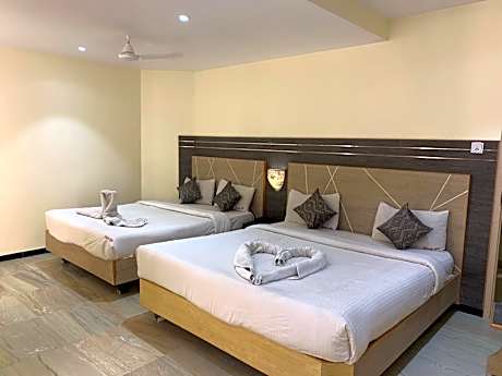 Deluxe Family Room