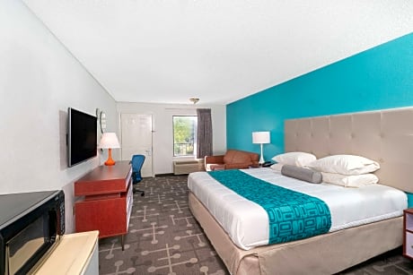 1 King Bed Deluxe Room Non-Smoking