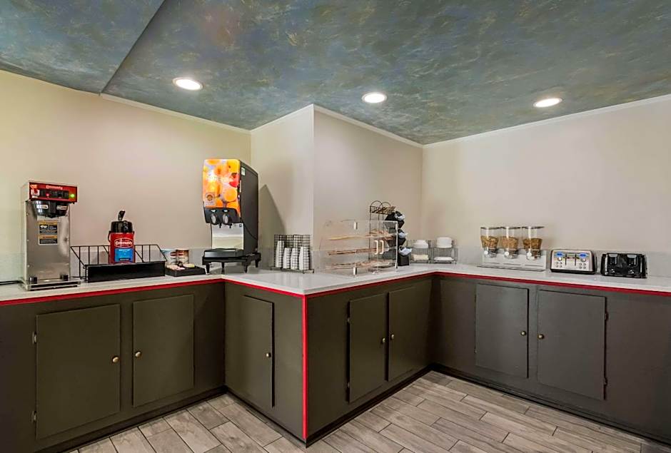 Econo Lodge Inn & Suites Diamondhead