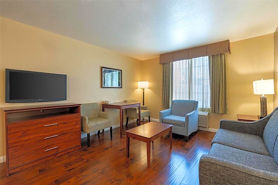 Best Western Plus John Jay Inn & Suites