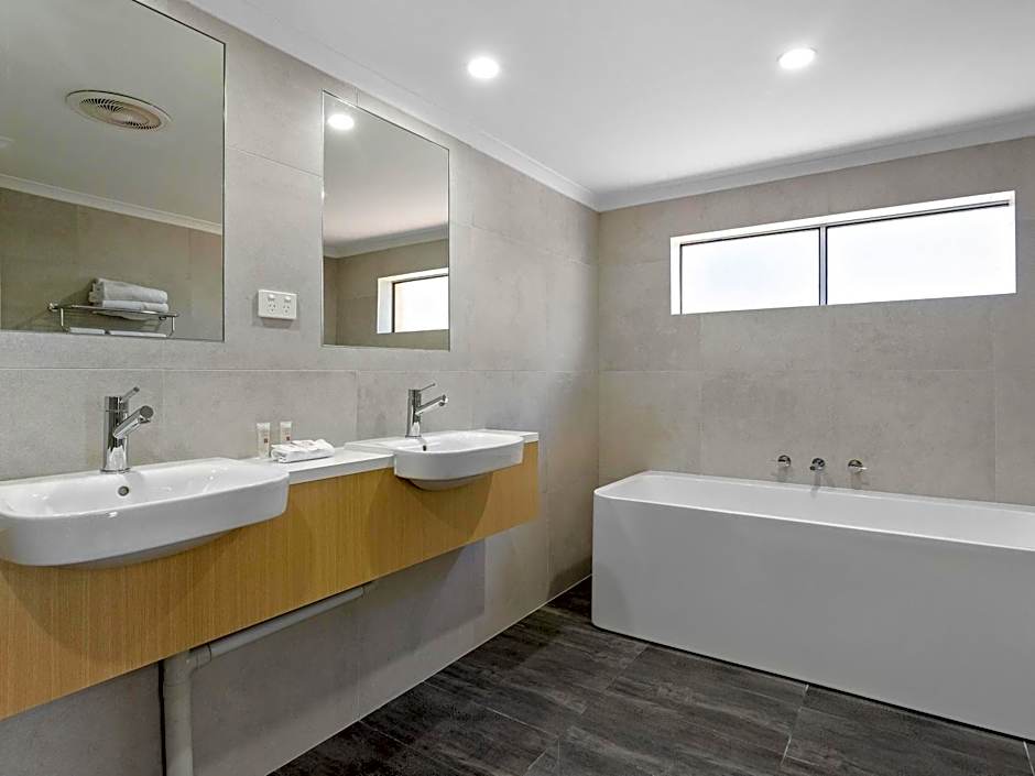 ibis Styles Canberra Eagle Hawk