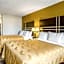 La Casa Inn & Suites-Middleboro