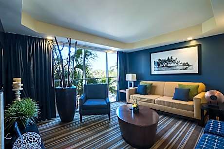 Room, 1 King Bed with Sofa bed, Balcony (Mobility Accessible, Roll-In Shower)