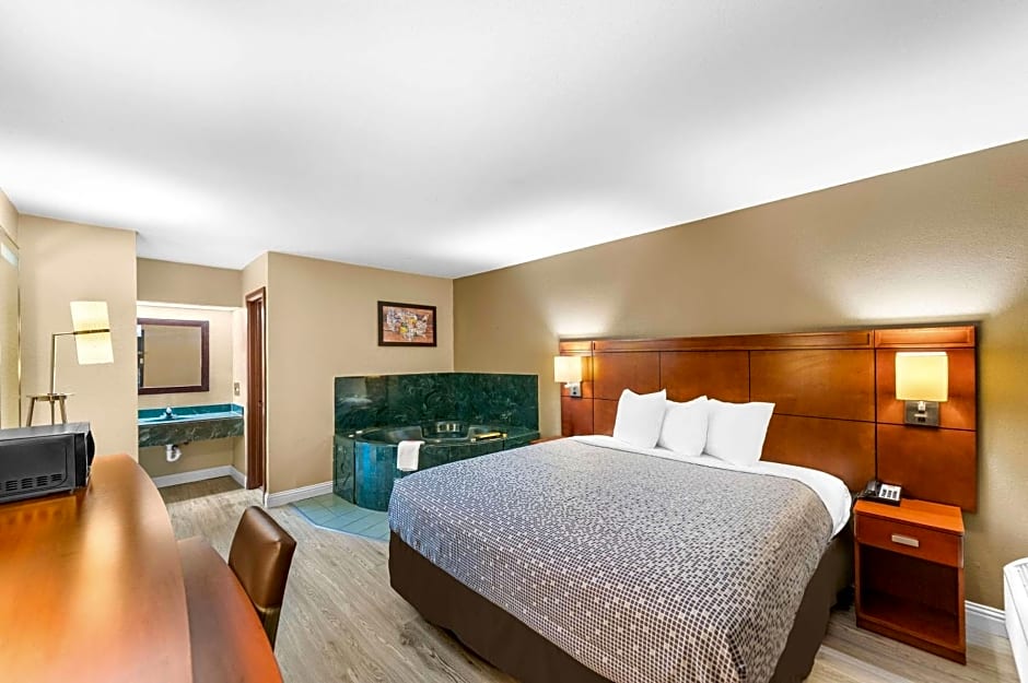 Econo Lodge Texarkana I-30