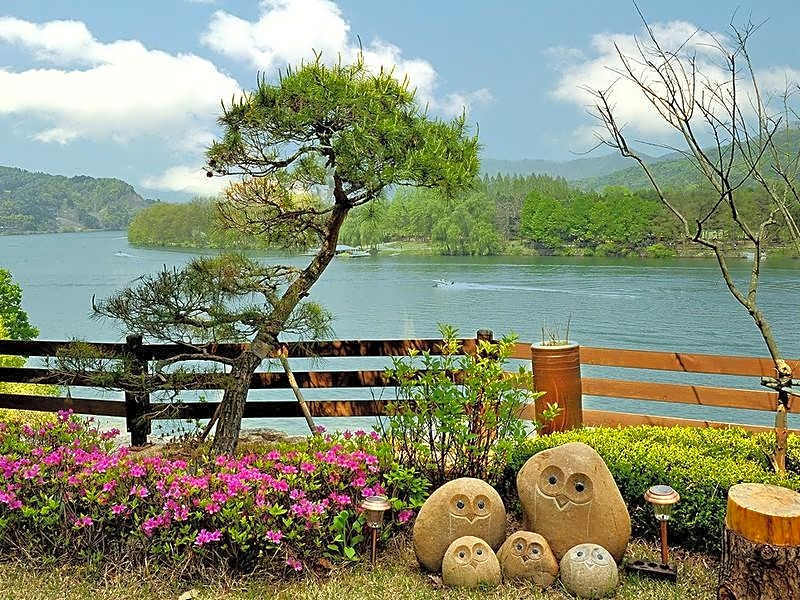 Moonlight Blue Pension