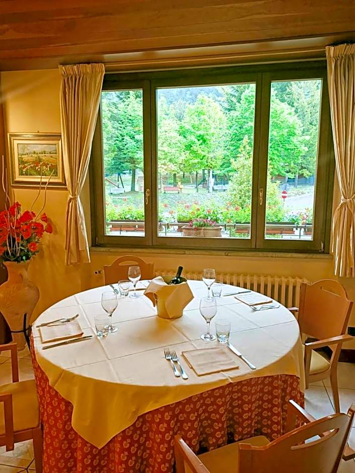 Hotel Ristorante Montenerone Il Poeta
