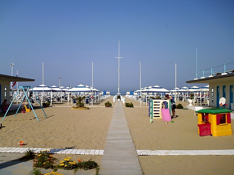 Club del Sole Viareggio Family Collection
