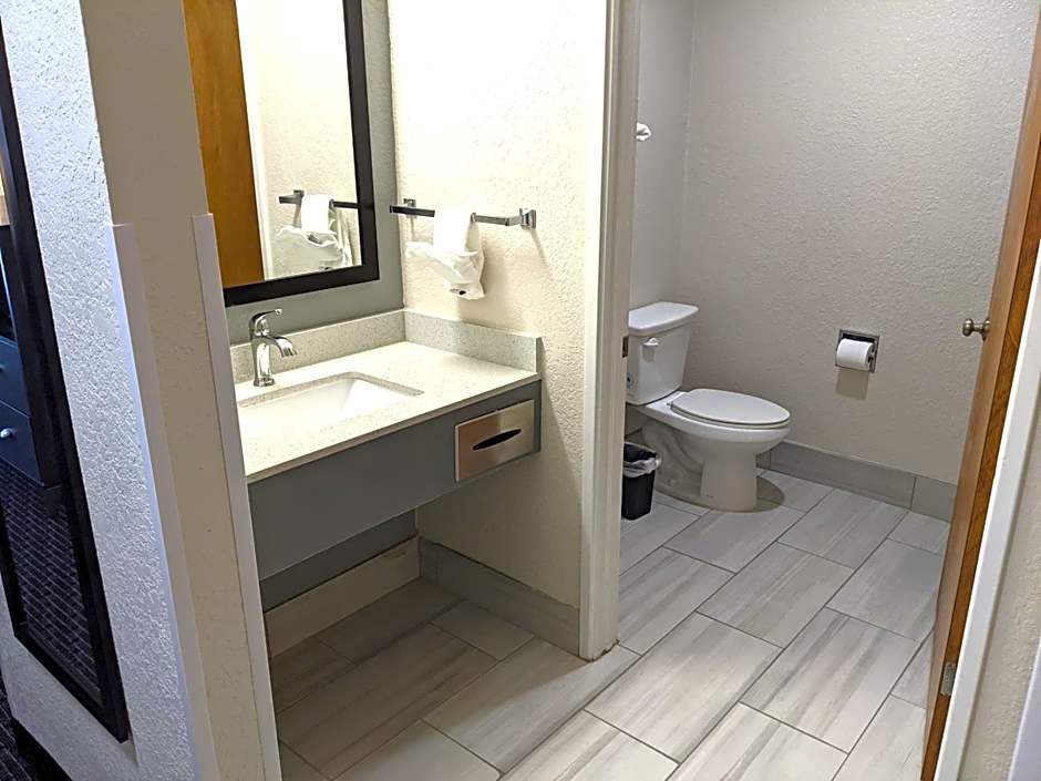 Quality Inn & Suites