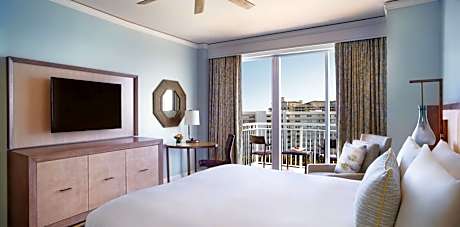 Classic Room, 1 King Bed (Mobility Accessible, Tub)