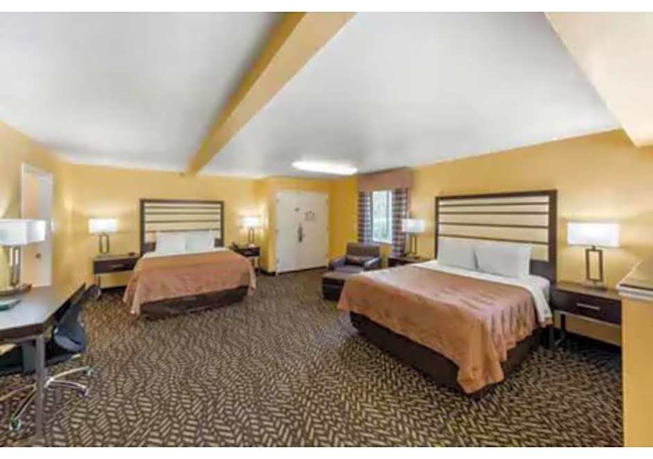 Quality Inn & Suites Capitola By the Sea