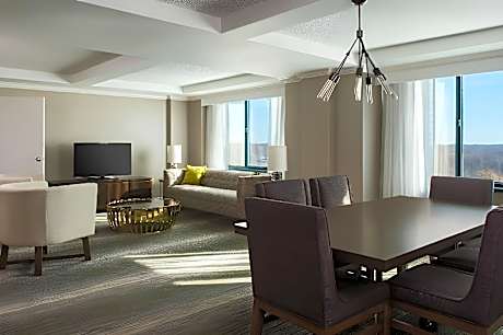 Concierge lounge access, Presidential Suite, 1 King
