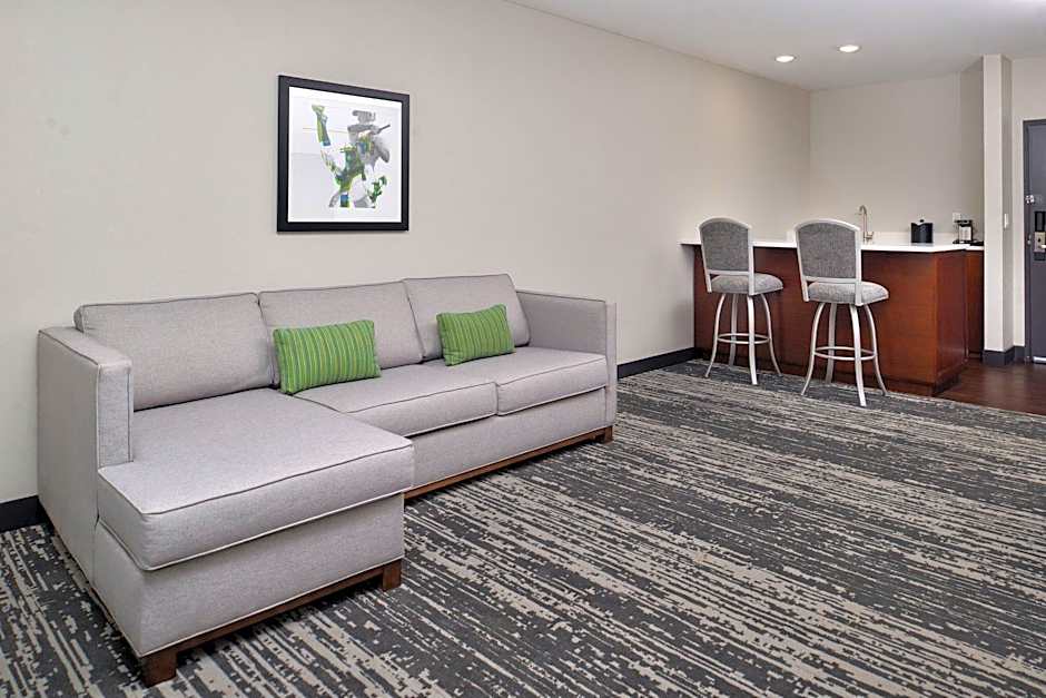 Four Points by Sheraton Omaha Midtown – Omaha, NE