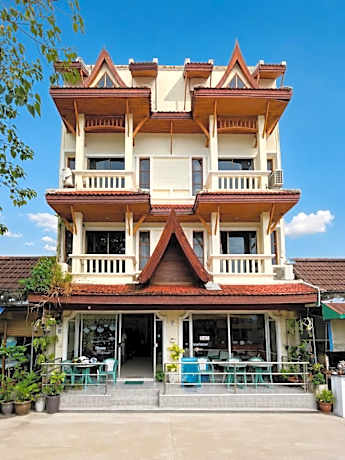 Holiday House Kata & Karon Phuket Hotel