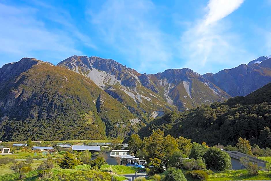 Mt Cook Lodge and Motels