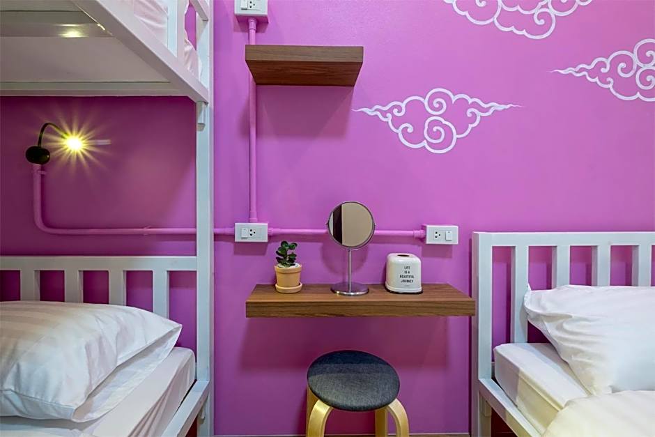 BED Friends Poshtel
