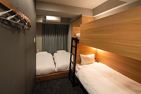 Quadruple Room with Private Bathroom