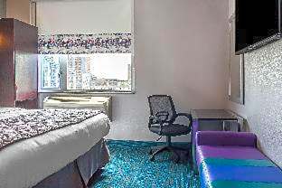 Umbrella Hotel Bronx