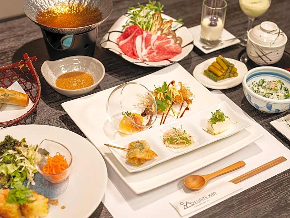 Nozawa Onsen Azegamikan