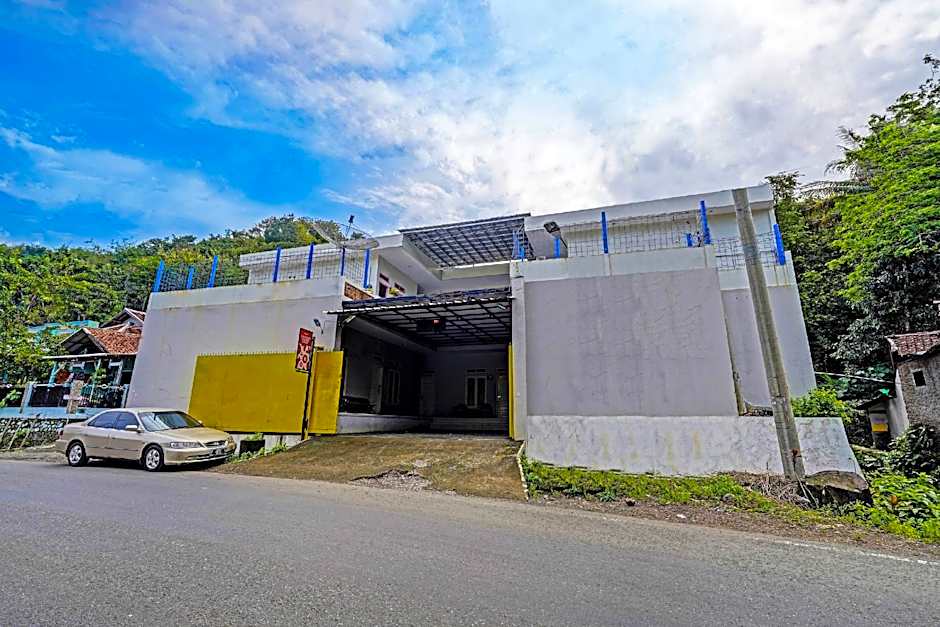 OYO 91329 Guest House Le-banon Syariah